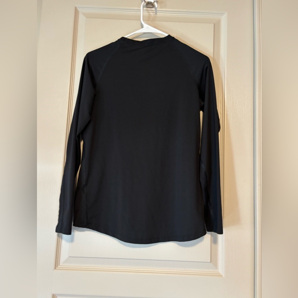 Youth Size XL Nike Black Long Sleeve Top with White Logo - Picture 2 of 6